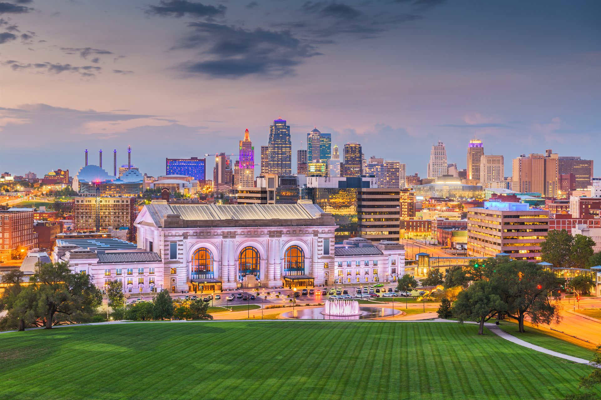 Kansas City skyline at dusk, Union Station in the foreground